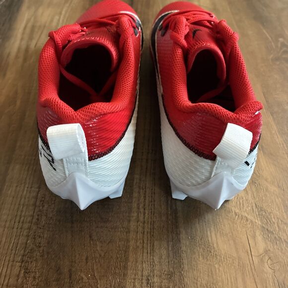 Athletic_Shoes